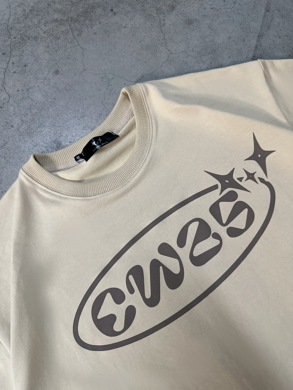 BROWN CRYSTAL WRLD "CW25 LOGO" T-SHIRT